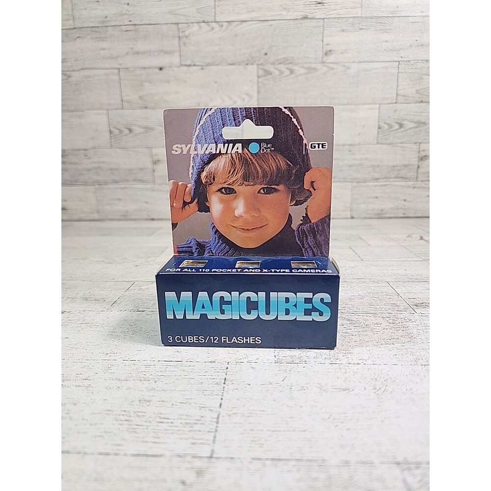 NEW Vintage Sylvania MagiCubes 3 Cubes (12 Flashes) Blue Dot Magic Cubes